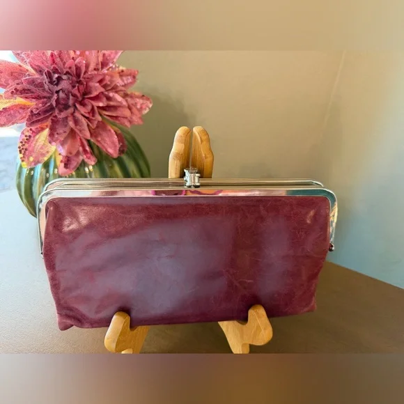 Beautiful Burgundy HOBO Leather Kisslock Clutch - Picture 3 of 9